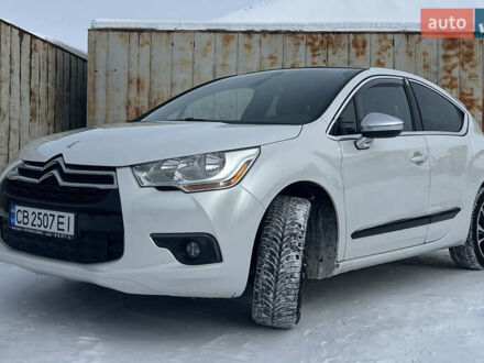 Білий Сітроен ДС4, об'ємом двигуна 2 л та пробігом 24 тис. км за 11200 $, фото 1 на Automoto.ua