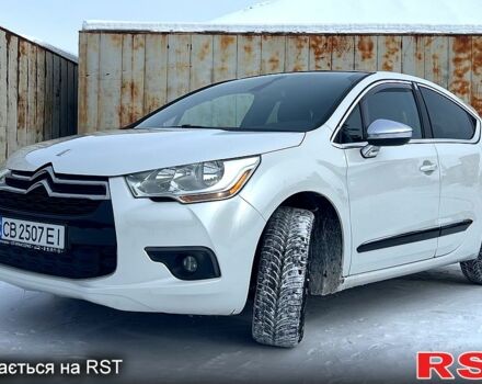Белый Ситроен ДС4, объемом двигателя 2 л и пробегом 24500 тыс. км за 11000 $, фото 1 на Automoto.ua