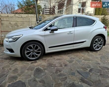 Білий Сітроен ДС4, об'ємом двигуна 2 л та пробігом 123 тис. км за 13900 $, фото 1 на Automoto.ua