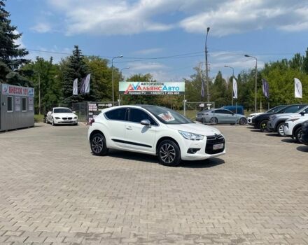 Белый Ситроен ДС4, объемом двигателя 2 л и пробегом 215 тыс. км за 10400 $, фото 1 на Automoto.ua