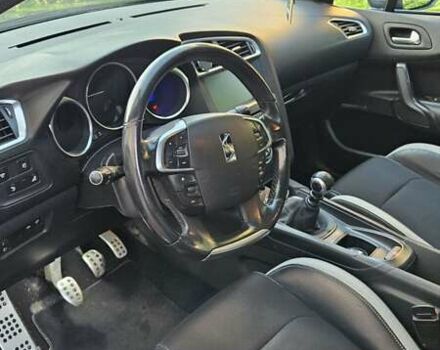 Черный Ситроен ДС4, объемом двигателя 1.56 л и пробегом 270 тыс. км за 9400 $, фото 7 на Automoto.ua