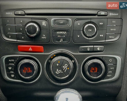 Сітроен ДС4 2012 у Києві на Automoto.ua Чорний Сітроен ДС4, об'ємом двигуна 1.6 л та пробігом 125 тис. км за 9700 $, фото 26 на Automoto.ua