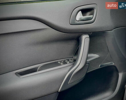 Сітроен ДС4 2012 у Києві на Automoto.ua Чорний Сітроен ДС4, об'ємом двигуна 1.6 л та пробігом 125 тис. км за 9700 $, фото 12 на Automoto.ua