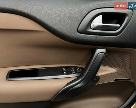 Коричневий Сітроен ДС4, об'ємом двигуна 1.6 л та пробігом 98 тис. км за 8700 $, фото 15 на Automoto.ua