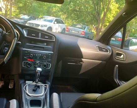 Коричневый Ситроен ДС4, объемом двигателя 2 л и пробегом 123 тыс. км за 10000 $, фото 2 на Automoto.ua