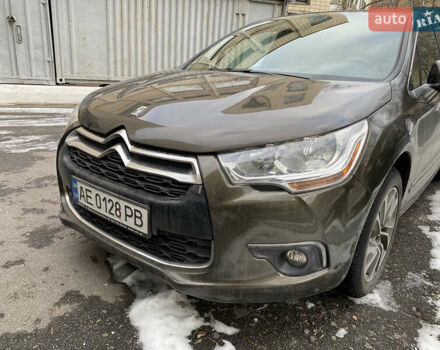 Коричневый Ситроен ДС4, объемом двигателя 2 л и пробегом 145 тыс. км за 11150 $, фото 2 на Automoto.ua