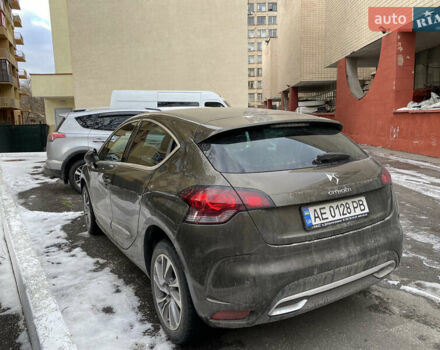 Коричневый Ситроен ДС4, объемом двигателя 2 л и пробегом 145 тыс. км за 11150 $, фото 4 на Automoto.ua