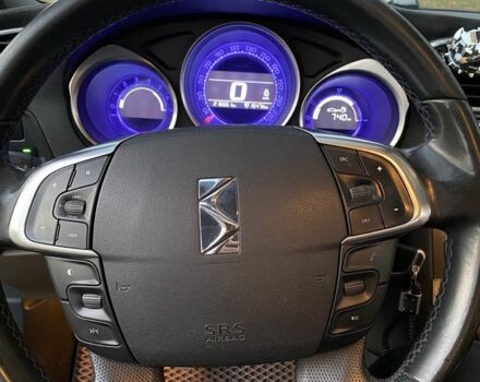 Ситроен ДС4 2011 в Ивано-Франковске на Automoto.ua Серый Ситроен ДС4, объемом двигателя 2 л и пробегом 210 тыс. км за 8500 $, фото 3 на Automoto.ua