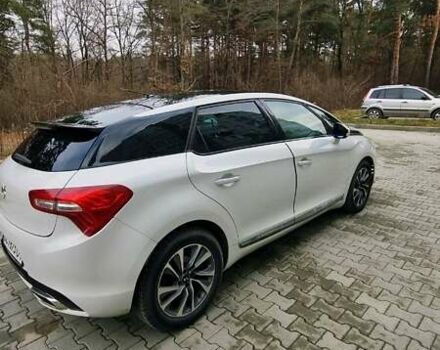 Белый Ситроен ДС5, объемом двигателя 2 л и пробегом 190 тыс. км за 11000 $, фото 5 на Automoto.ua