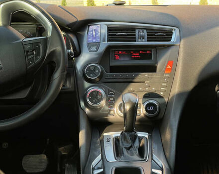 Ситроен ДС5 2012 в Тернополе на Automoto.ua Белый Ситроен ДС5, объемом двигателя 1.6 л и пробегом 197 тыс. км за 10000 $, фото 10 на Automoto.ua