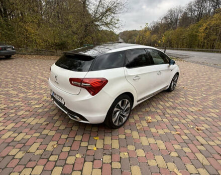 Ситроен ДС5 2013 в Виннице на Automoto.ua Белый Ситроен ДС5, объемом двигателя 2 л и пробегом 233 тыс. км за 14500 $, фото 5 на Automoto.ua