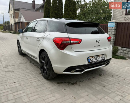 Белый Ситроен ДС5, объемом двигателя 2 л и пробегом 270 тыс. км за 9500 $, фото 5 на Automoto.ua