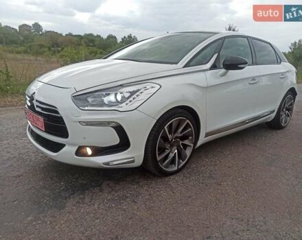 Белый Ситроен ДС5, объемом двигателя 2 л и пробегом 264 тыс. км за 11950 $, фото 2 на Automoto.ua