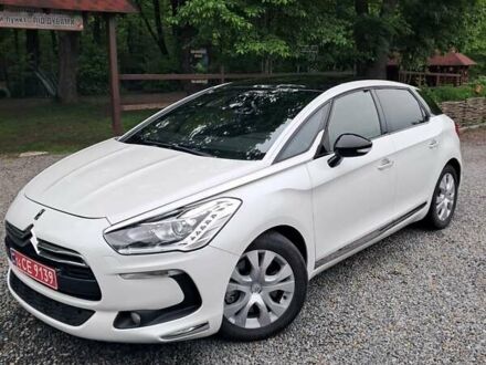 Ситроен ДС5 2012 в Калуше на Automoto.ua Белый Ситроен ДС5, объемом двигателя 2 л и пробегом 235 тыс. км за 9600 $, фото 1 на Automoto.ua