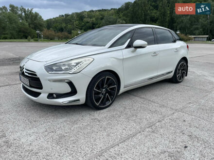 Сітроен ДС5 2012 у Каневе на Automoto.ua Білий Сітроен ДС5, об'ємом двигуна 1.56 л та пробігом 238 тис. км за 10200 $, фото 1 на Automoto.ua