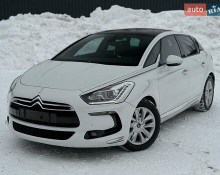 Белый Ситроен ДС5, объемом двигателя 1.6 л и пробегом 155 тыс. км за 10900 $, фото 1 на Automoto.ua