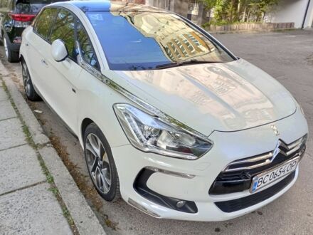 Сітроен ДС5 2013 у Львові на Automoto.ua Білий Сітроен ДС5, об'ємом двигуна 2 л та пробігом 173 тис. км за 11500 $, фото 1 на Automoto.ua