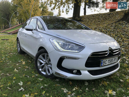Ситроен ДС5 2013 в Луцке на Automoto.ua Белый Ситроен ДС5, объемом двигателя 1.56 л и пробегом 152 тыс. км за 11999 $, фото 1 на Automoto.ua