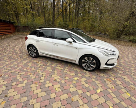 Ситроен ДС5 2013 в Виннице на Automoto.ua Белый Ситроен ДС5, объемом двигателя 2 л и пробегом 233 тыс. км за 14500 $, фото 1 на Automoto.ua