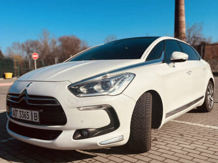 Ситроен ДС5 2013 в Коломые на Automoto.ua Белый Ситроен ДС5, объемом двигателя 2 л и пробегом 223 тыс. км за 14300 $, фото 1 на Automoto.ua