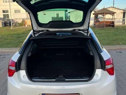 Белый Ситроен ДС5, объемом двигателя 2 л и пробегом 239 тыс. км за 12700 $, фото 1 на Automoto.ua