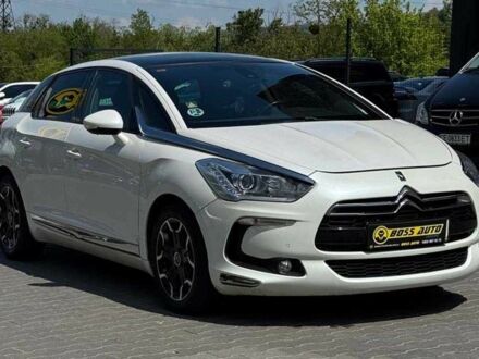 Ситроен ДС5 2014 в Черновцах на Automoto.ua Белый Ситроен ДС5, объемом двигателя 2 л и пробегом 200 тыс. км за 12700 $, фото 1 на Automoto.ua