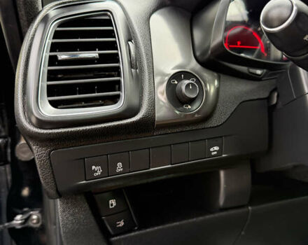 Чорний Сітроен ДС5, об'ємом двигуна 2 л та пробігом 209 тис. км за 11950 $, фото 32 на Automoto.ua