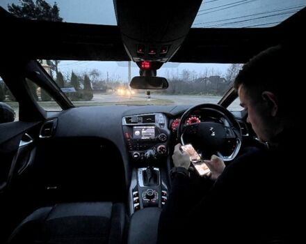 Серый Ситроен ДС5, объемом двигателя 2 л и пробегом 223 тыс. км за 5300 $, фото 8 на Automoto.ua