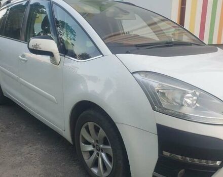 Ситроен Гранд С4 Пикассо 2011 в Ковель на Automoto.ua Белый Ситроен Гранд С4 Пикассо, объемом двигателя 1.6 л и пробегом 275 тыс. км за 6750 $, фото 4 на Automoto.ua