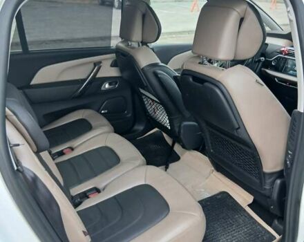 Білий Сітроен Гранд С4 Пікассо, об'ємом двигуна 2 л та пробігом 168 тис. км за 9199 $, фото 5 на Automoto.ua