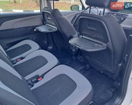 Белый Ситроен Гранд С4 Пикассо, объемом двигателя 1.6 л и пробегом 189 тыс. км за 8250 $, фото 25 на Automoto.ua