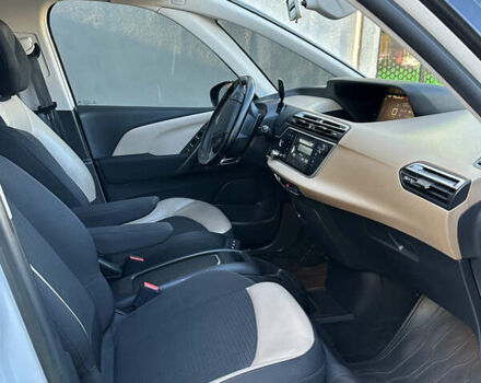 Белый Ситроен Гранд С4 Пикассо, объемом двигателя 2 л и пробегом 206 тыс. км за 12450 $, фото 18 на Automoto.ua