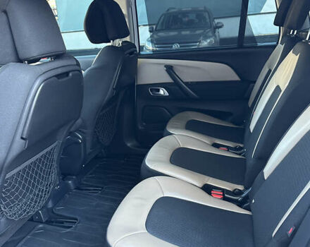 Белый Ситроен Гранд С4 Пикассо, объемом двигателя 2 л и пробегом 206 тыс. км за 12450 $, фото 26 на Automoto.ua