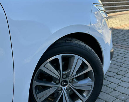 Белый Ситроен Гранд С4 Пикассо, объемом двигателя 2 л и пробегом 206 тыс. км за 12450 $, фото 4 на Automoto.ua