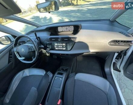 Ситроен Гранд С4 Пикассо 2015 в Дубно на Automoto.ua Белый Ситроен Гранд С4 Пикассо, объемом двигателя 1.6 л и пробегом 199 тыс. км за 11800 $, фото 40 на Automoto.ua