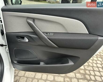 Белый Ситроен Гранд С4 Пикассо, объемом двигателя 2 л и пробегом 228 тыс. км за 11750 $, фото 24 на Automoto.ua