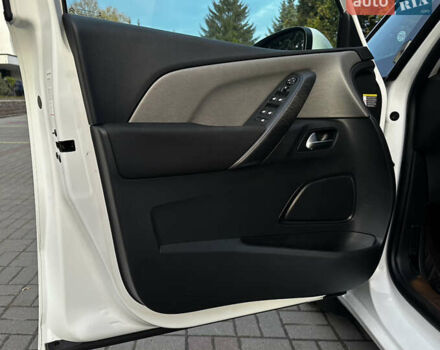 Белый Ситроен Гранд С4 Пикассо, объемом двигателя 2 л и пробегом 203 тыс. км за 13750 $, фото 66 на Automoto.ua