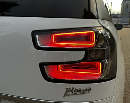 Белый Ситроен Гранд С4 Пикассо, объемом двигателя 2 л и пробегом 203 тыс. км за 13750 $, фото 29 на Automoto.ua