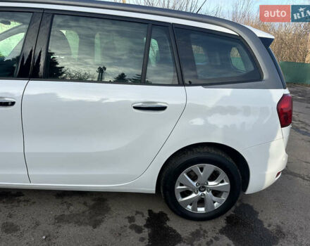 Белый Ситроен Гранд С4 Пикассо, объемом двигателя 1.6 л и пробегом 214 тыс. км за 12300 $, фото 6 на Automoto.ua