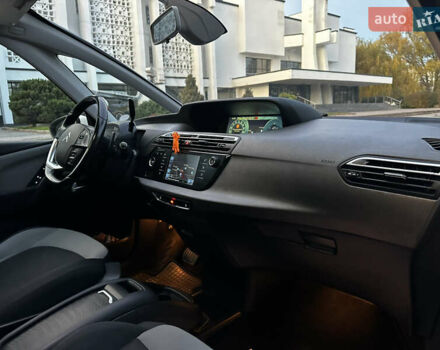 Белый Ситроен Гранд С4 Пикассо, объемом двигателя 2 л и пробегом 203 тыс. км за 13750 $, фото 60 на Automoto.ua