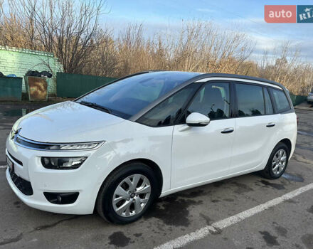 Белый Ситроен Гранд С4 Пикассо, объемом двигателя 1.6 л и пробегом 214 тыс. км за 12300 $, фото 2 на Automoto.ua