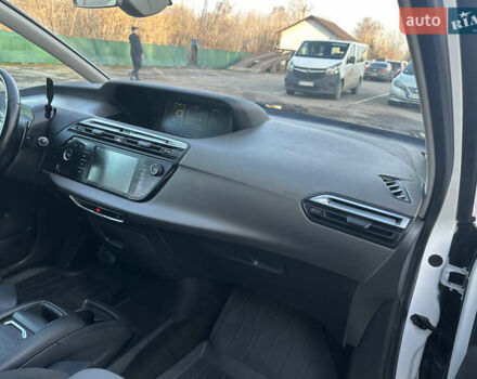 Белый Ситроен Гранд С4 Пикассо, объемом двигателя 1.6 л и пробегом 214 тыс. км за 12300 $, фото 53 на Automoto.ua