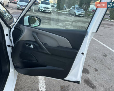 Белый Ситроен Гранд С4 Пикассо, объемом двигателя 1.6 л и пробегом 214 тыс. км за 12300 $, фото 52 на Automoto.ua