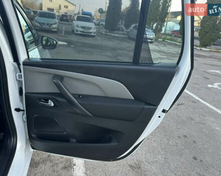 Белый Ситроен Гранд С4 Пикассо, объемом двигателя 1.6 л и пробегом 214 тыс. км за 12300 $, фото 49 на Automoto.ua