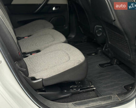 Белый Ситроен Гранд С4 Пикассо, объемом двигателя 1.6 л и пробегом 259 тыс. км за 12600 $, фото 25 на Automoto.ua