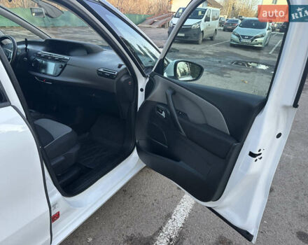 Белый Ситроен Гранд С4 Пикассо, объемом двигателя 1.6 л и пробегом 214 тыс. км за 12300 $, фото 51 на Automoto.ua