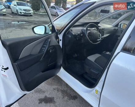 Белый Ситроен Гранд С4 Пикассо, объемом двигателя 1.6 л и пробегом 214 тыс. км за 12300 $, фото 33 на Automoto.ua