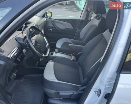 Белый Ситроен Гранд С4 Пикассо, объемом двигателя 1.6 л и пробегом 214 тыс. км за 12300 $, фото 35 на Automoto.ua