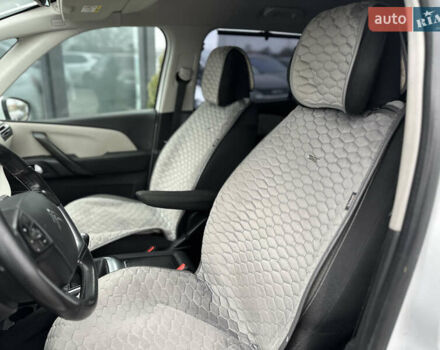 Белый Ситроен Гранд С4 Пикассо, объемом двигателя 1.6 л и пробегом 259 тыс. км за 12600 $, фото 19 на Automoto.ua