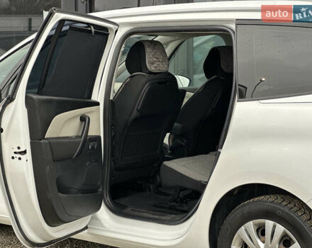 Белый Ситроен Гранд С4 Пикассо, объемом двигателя 1.6 л и пробегом 259 тыс. км за 12600 $, фото 34 на Automoto.ua